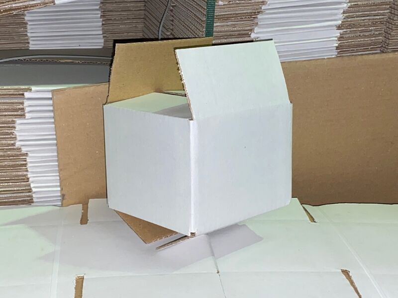 Ca. 1200x Verzenddoosjes, wit, 13x12x10cm – foto 2 – kavel bij Onlineveilingmeester, Gramsbergen