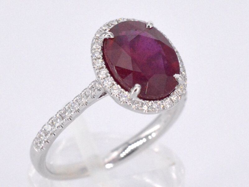 Witgouden entourage ring met diamanten en robijn – foto 5 – kavel bij Onlineveilingmeester