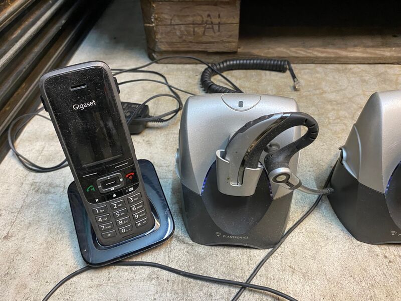 Telefooncentrale Yealink SIP-T41P met headsets – foto 5 – kavel bij Onlineveilingmeester, Gramsbergen