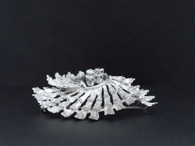 Gouden broche met diamanten – foto 4 – kavel bij Onlineveilingmeester