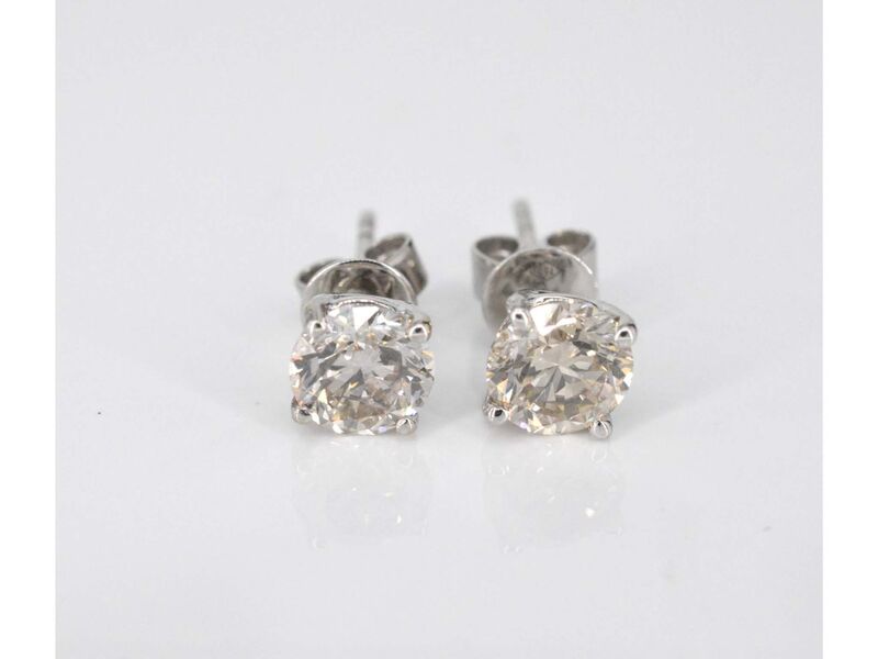 Witgouden diamanten oorbellen van 1.20 carat – foto 4 – kavel bij Onlineveilingmeester