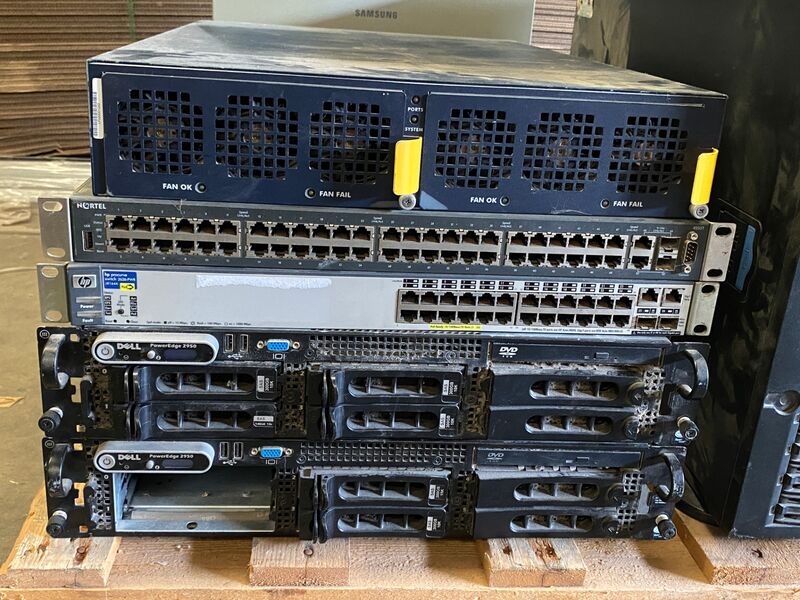 Diverse Netwerkswitches en rackservers – foto 2 – kavel bij Onlineveilingmeester, Gramsbergen