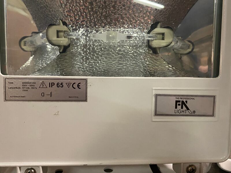 4x Gasontladingsstraler, floodlights, IP65 – foto 4 – kavel bij Onlineveilingmeester, Gramsbergen