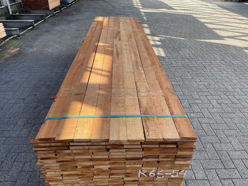 Ca. 107x Guyana Teak Beschoeiingsplanken, 20x100mm, lengte 300cm – kavel bij Onlineveilingmeester