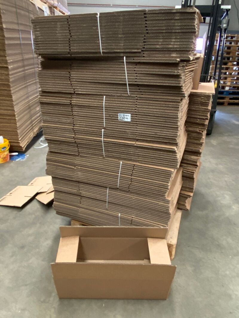 Ca. 105x Verzenddozen, dubbelgolf, Bruin, 61x23x24cm – kavel bij Onlineveilingmeester, Gramsbergen