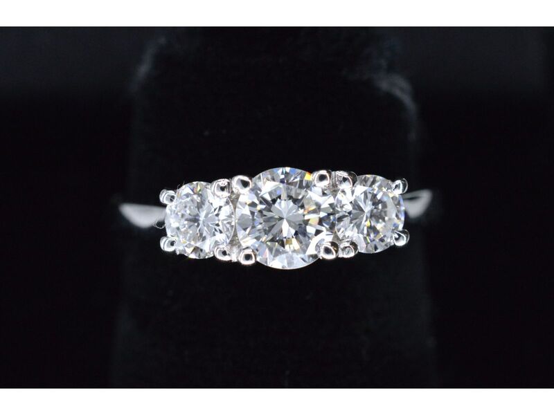 Witgouden trinity ring met briljant geslepen diamanten – foto 6 – kavel bij Onlineveilingmeester