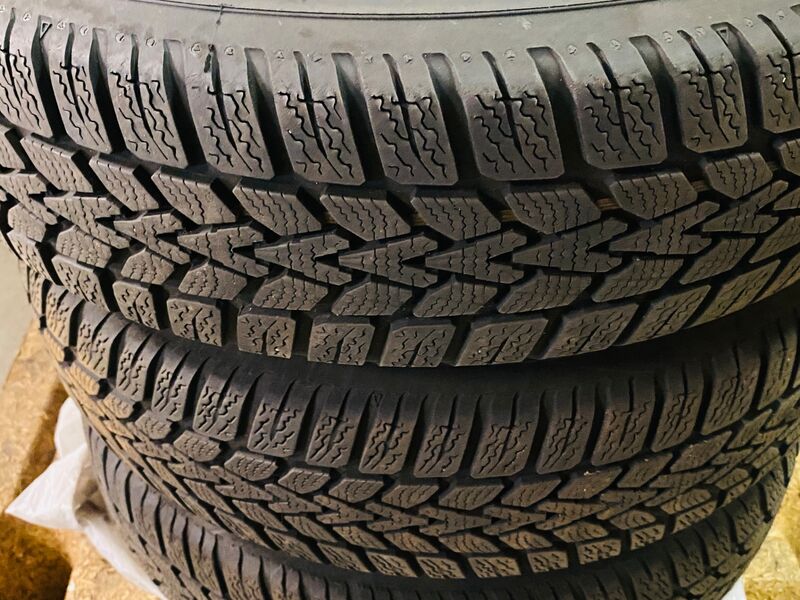 Set winterbanden, Dunlop, 165/7OR14, Volkswagen Up – foto 7 – kavel bij Onlineveilingmeester, Gramsbergen
