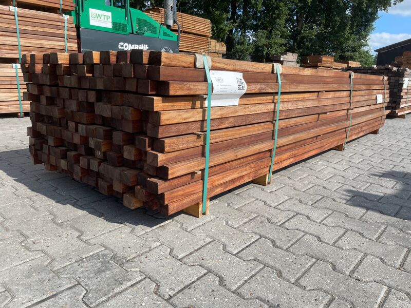 Ca. 102x Hardhouten Regels Geschaafd, 42x57mm, lengte 335cm – foto 3 – kavel bij Onlineveilingmeester