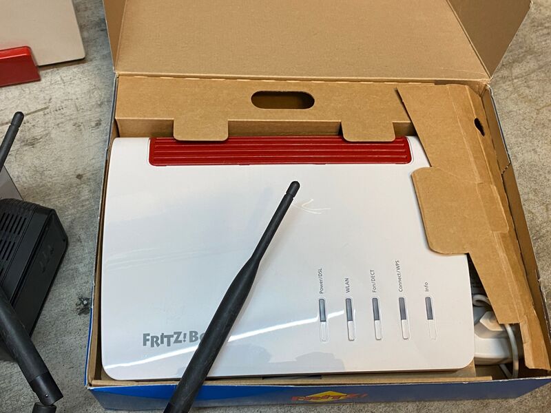 Partij netwerkapparatuur – foto 5 – kavel bij Onlineveilingmeester, Gramsbergen