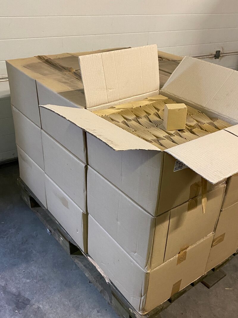 Ca. 9600x Autolockdoosjes ideaal voor kleine spullen, bruin – foto 2 – kavel bij Onlineveilingmeester, Gramsbergen