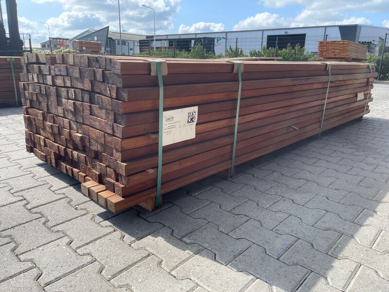 Ca. 102x Hardhouten Regels Geschaafd, 42x57mm, lengte 335cm – foto 3 – kavel bij Onlineveilingmeester