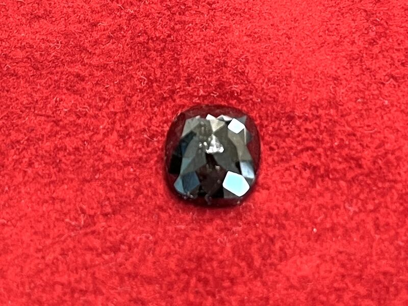 Diamant - 5.84 carat echte natuurlijke zwarte diamant in kussen vorm (gecertificeerd) – foto 2 – kavel bij Onlineveilingmeester