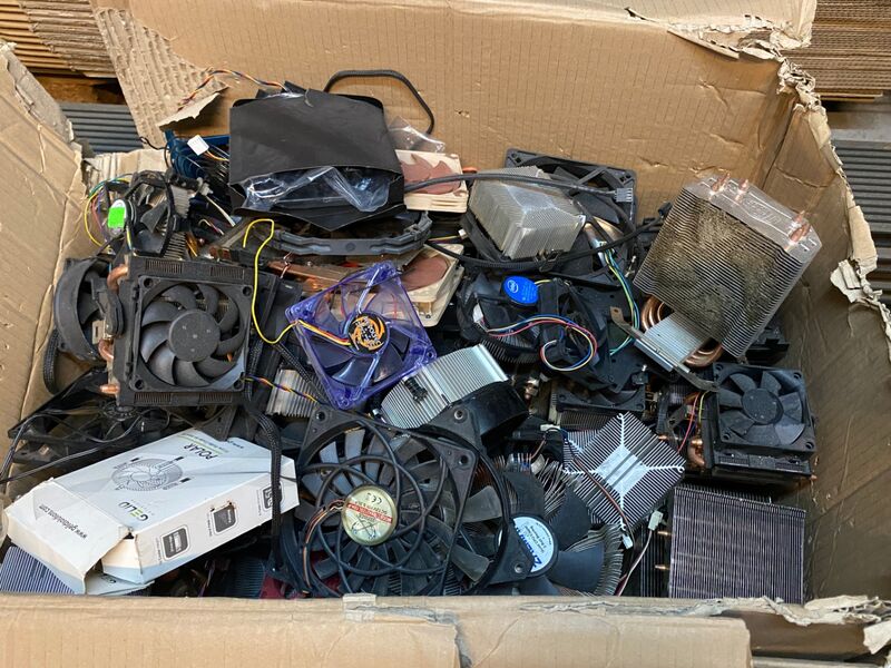 Partij computerkoeling en ventilatoren – foto 8 – kavel bij Onlineveilingmeester, Gramsbergen