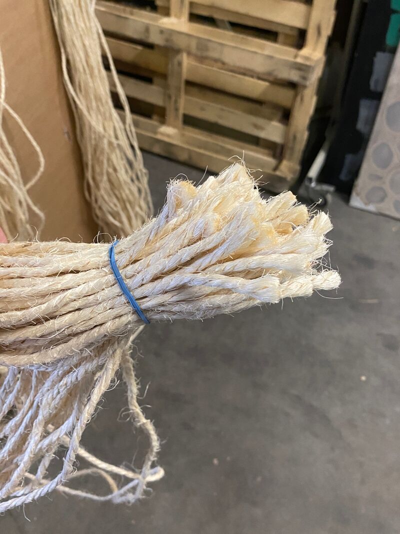 Pallet box vol gesneden sisal touw – foto 3 – kavel bij Onlineveilingmeester, Gramsbergen