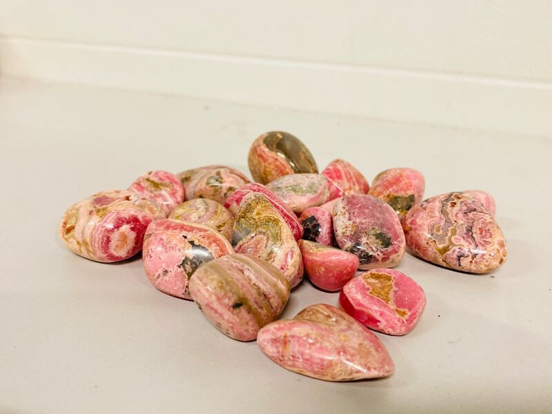 Rhodochrosiet trommelstenen – foto 2 – kavel bij Onlineveilingmeester, Gramsbergen