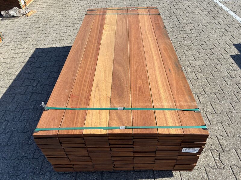 Ca. 147x Guyana Teak Planken Geschaafd, 21x145mm, lengte 220cm – kavel bij Onlineveilingmeester