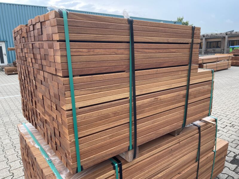 Ca. 347x Guyana Teak Planken Geschaafd, 27x70mm, lengte 158/100cm, 189/125cm – foto 2 – kavel bij Onlineveilingmeester