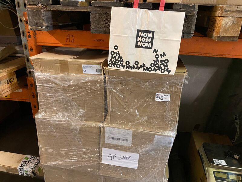Ca. 10x Dozen a 250 stuks papieren draagtassen, groot – kavel bij Onlineveilingmeester, Gramsbergen