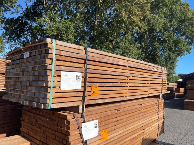 Ca. 232x Guyana Teak Latten Fijnbezaagd, 32x50mm, lengte 215/275cm, 17/305cm – foto 2 – kavel bij Onlineveilingmeester