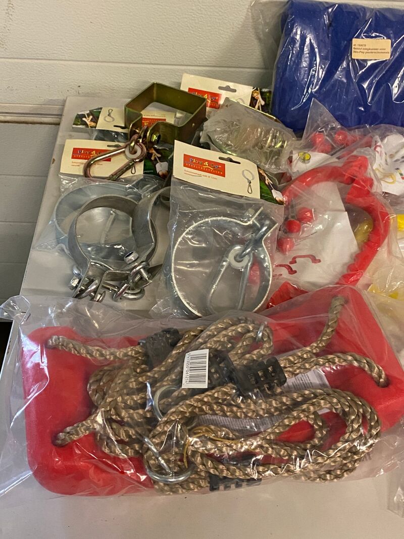 Partij speeltoestel toebehoren – foto 2 – kavel bij Onlineveilingmeester, Gramsbergen