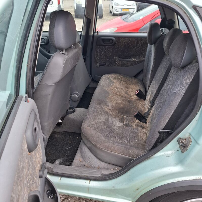 Personenauto, Opel, Corsa, 1.2-16V Comfort, 2001 – foto 10 – kavel bij Domeinen Roerende Zaken, Soesterberg
