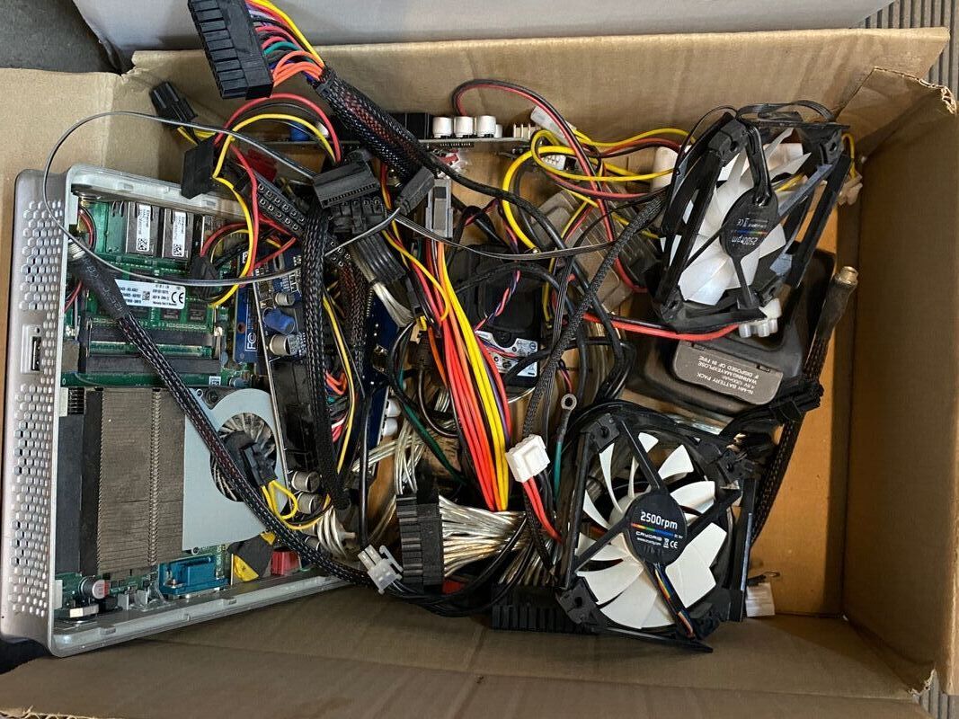 Verzameling computeronderdelen – foto 5 – kavel bij Onlineveilingmeester, Gramsbergen