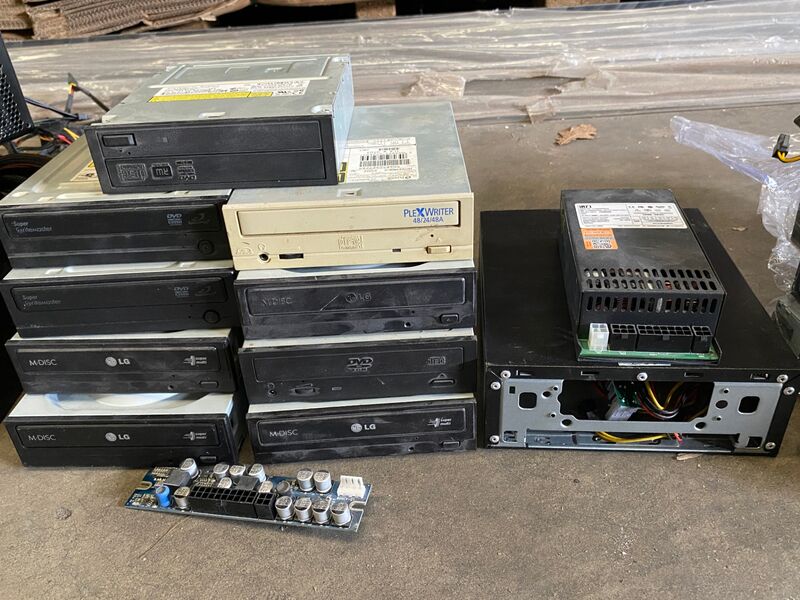Partij Diverse computer hardware en voedingen – foto 4 – kavel bij Onlineveilingmeester, Gramsbergen