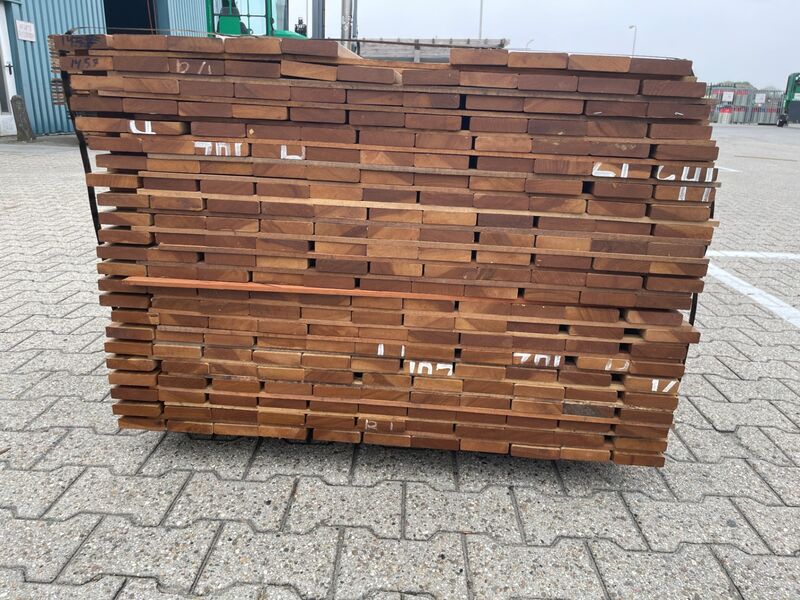 Ca. 86x Guyana Ipé Planken Geschaafd Country Grade, 21x90mm, lengte 13/395cm, 73/430cm – foto 2 – kavel bij Onlineveilingmeester