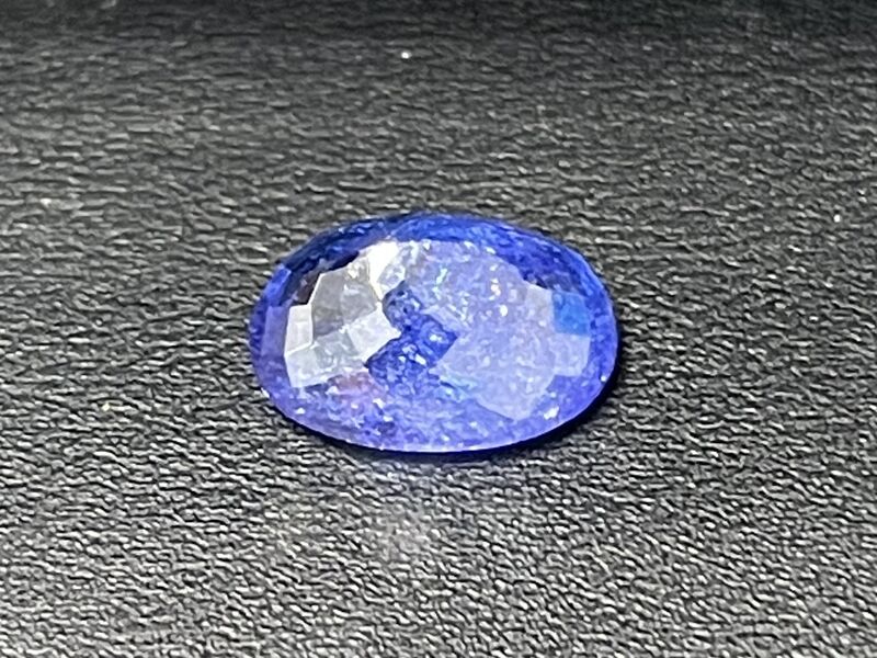 Tanzaniet - 6.85 carat natuurlijke Tanzaniet (gecertificeerd) – foto 2 – kavel bij Onlineveilingmeester