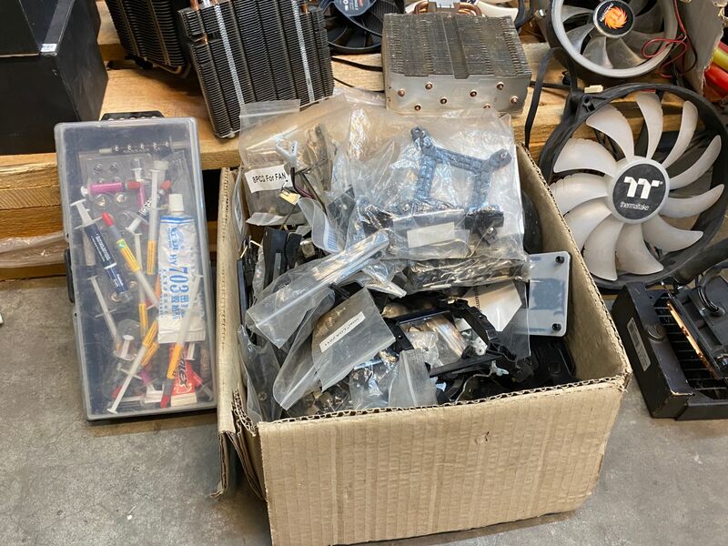 Partij computerkoeling en ventilatoren – foto 6 – kavel bij Onlineveilingmeester, Gramsbergen