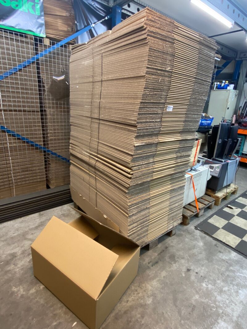 Ca. 150x Verzenddozen, dubbelgolf, bruin, 70x54x30cm – kavel bij Onlineveilingmeester, Gramsbergen