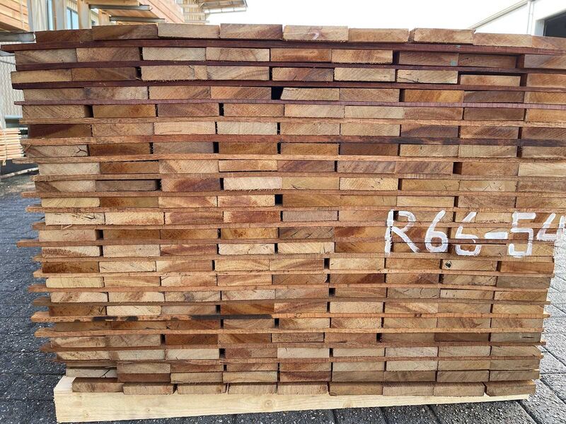 Ca. 115x Guyana Teak Beschoeiingsplanken, 20x100mm, lengte 450cm – foto 3 – kavel bij Onlineveilingmeester