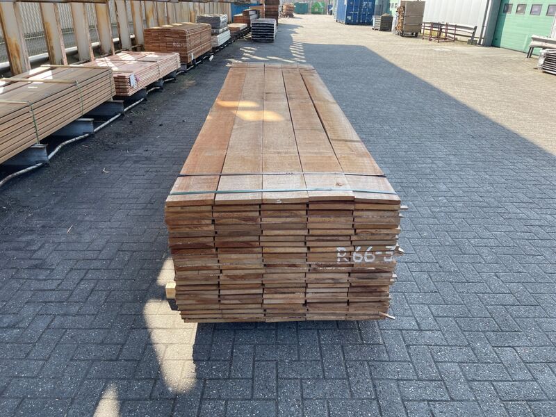 Ca. 115x Guyana Teak Beschoeiingsplanken, 20x200mm, lengte 10/250cm, 105/300cm – kavel bij Onlineveilingmeester