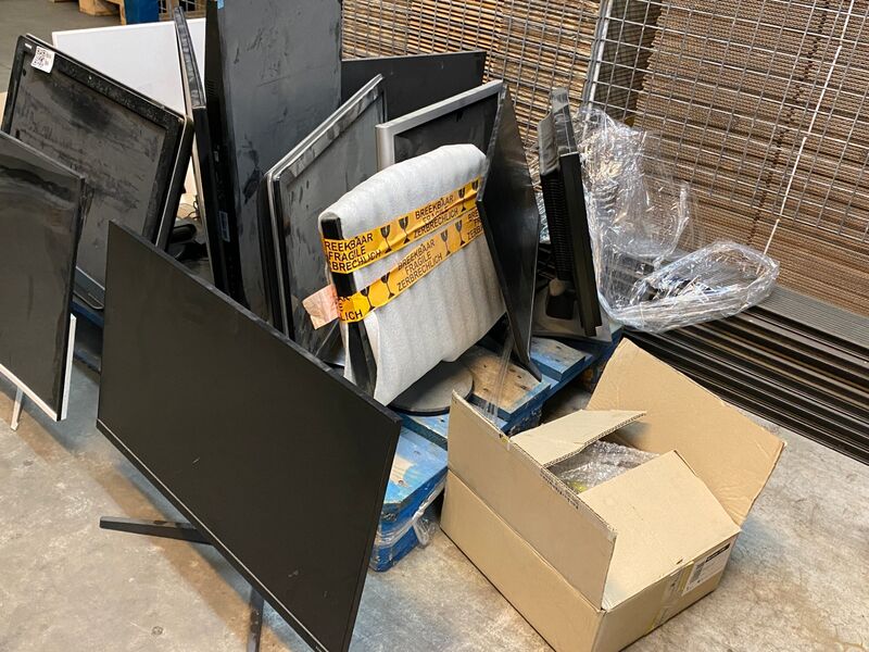 Mixpartij diverse beeldschermen – foto 3 – kavel bij Onlineveilingmeester, Gramsbergen