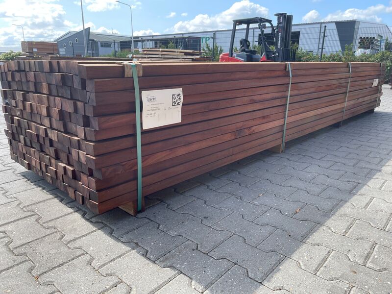 Ca. 102x Hardhouten Regels Geschaafd, 42x57mm, lengte 395cm – foto 3 – kavel bij Onlineveilingmeester