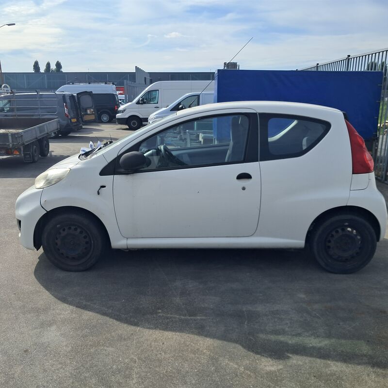 Personenauto, PEUGEOT, 107, 1.0-12V XR, 2011 – foto 2 – kavel bij Onlineveilingmeester, Heerenveen