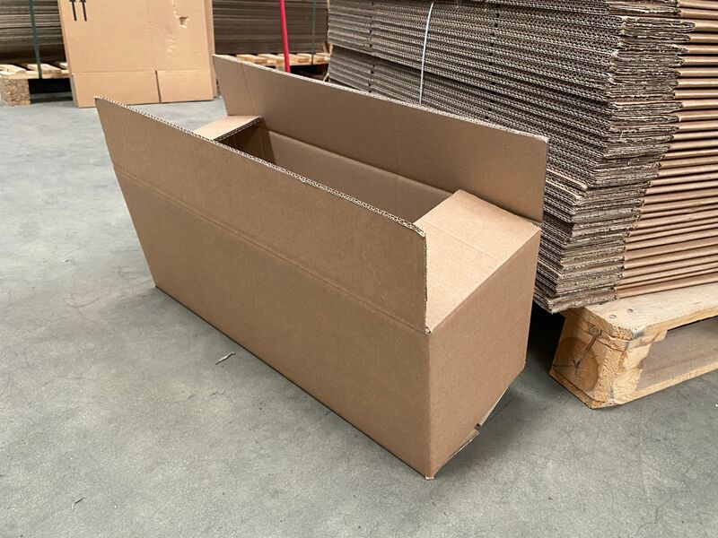 Ca. 105x Verzenddozen, dubbelgolf, Bruin, 61x23x24cm – foto 2 – kavel bij Onlineveilingmeester, Gramsbergen