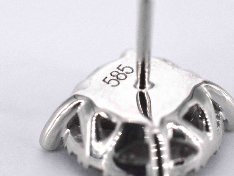 Witgouden oorbellen met een briljant geslepen diamant – foto 8 – kavel bij Onlineveilingmeester