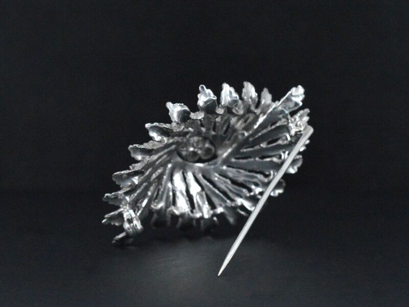 Gouden broche met diamanten – foto 3 – kavel bij Onlineveilingmeester
