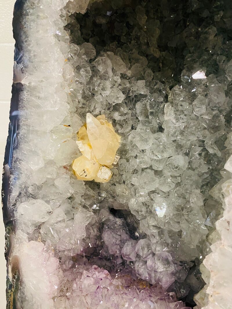 Bergkristal met Amethist geode – foto 4 – kavel bij Onlineveilingmeester, Gramsbergen