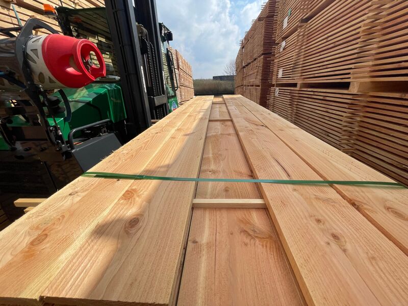 Ca. 70x Douglas Planken Fijnbezaagd, 22x200mm, lengte 500cm – kavel bij Onlineveilingmeester