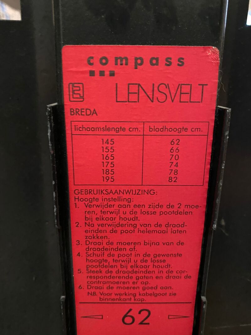 2x Grote bureaus en ladekastjes – foto 5 – kavel bij Onlineveilingmeester, Gramsbergen