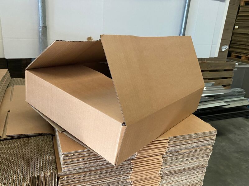 Ca. 200x Verzenddozen, bruin, 49x39x10cm – foto 2 – kavel bij Onlineveilingmeester, Gramsbergen