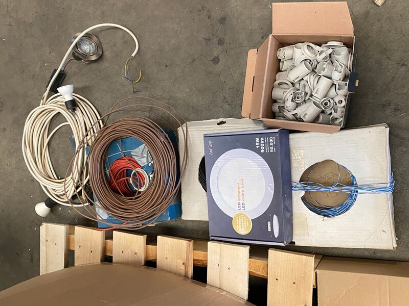 Grote hoeveelheid installatiemateriaal – foto 4 – kavel bij Onlineveilingmeester, Gramsbergen