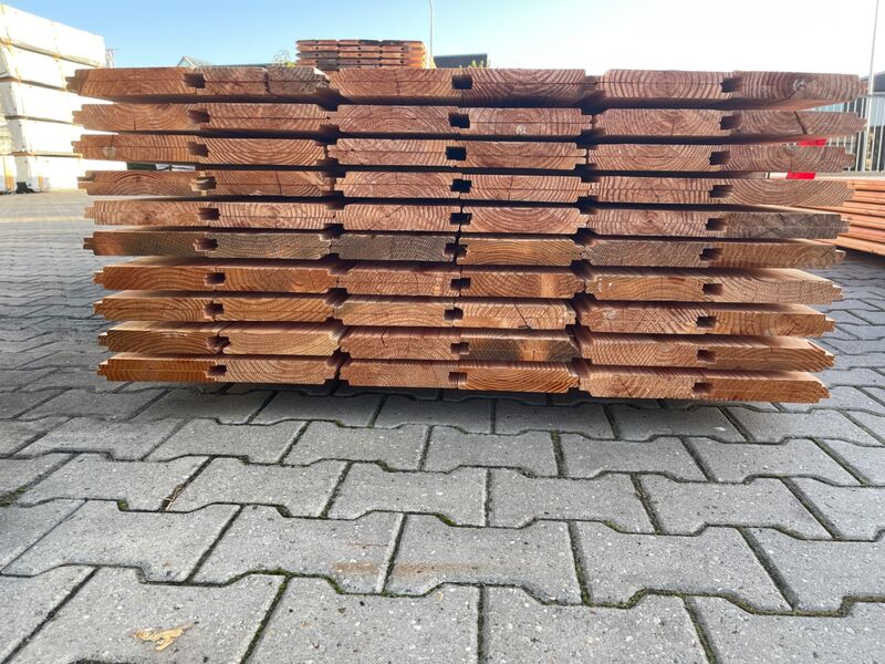 Ca. 120x Douglas Wisselsponning/Halfhoutsrabat, 18x190mm, lengte 500cm – foto 2 – kavel bij Onlineveilingmeester