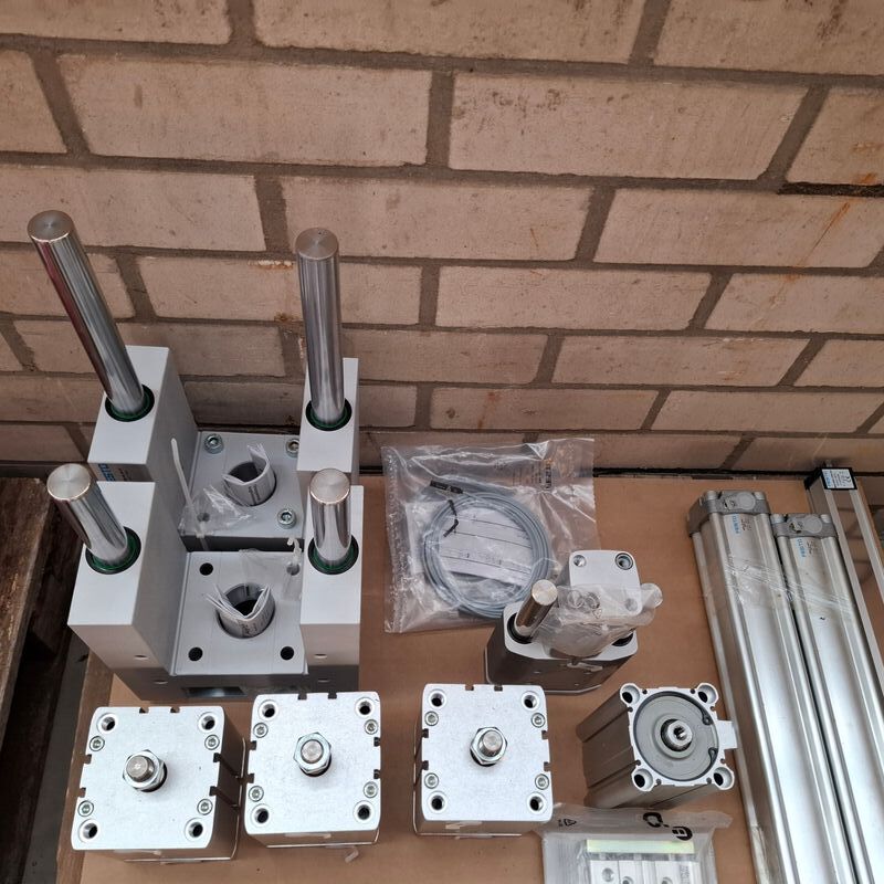 Assortiment pneumatische cilinders en toebehoren o.a. Festo, Norgren – foto 5 – kavel bij Onlineveilingmeester, Winsum