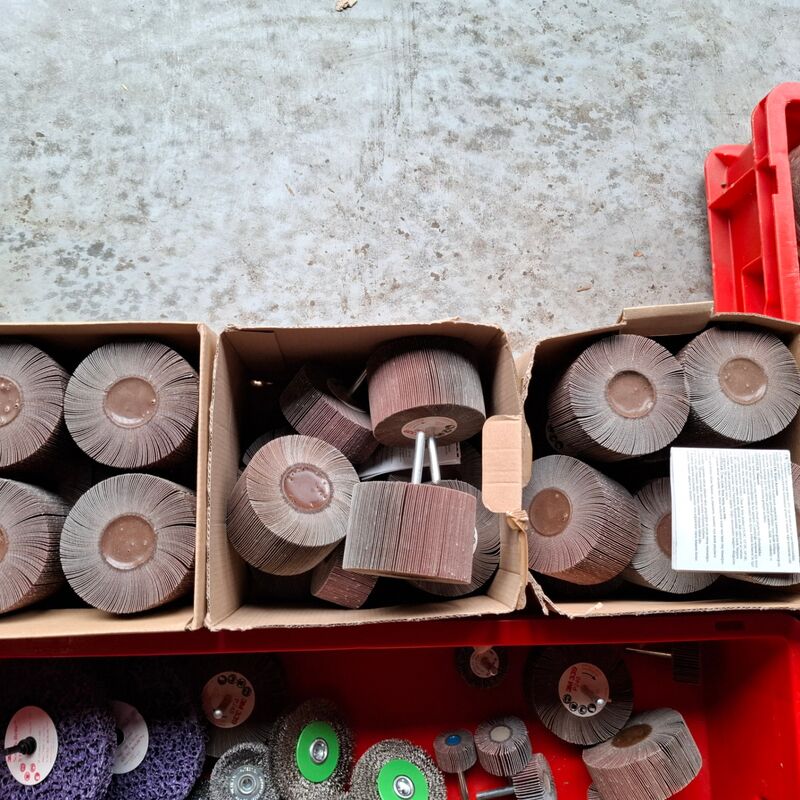 Grote partij diverse schuurmiddelen o.a. 3M, Makita, Festool – foto 7 – kavel bij Onlineveilingmeester, Winsum