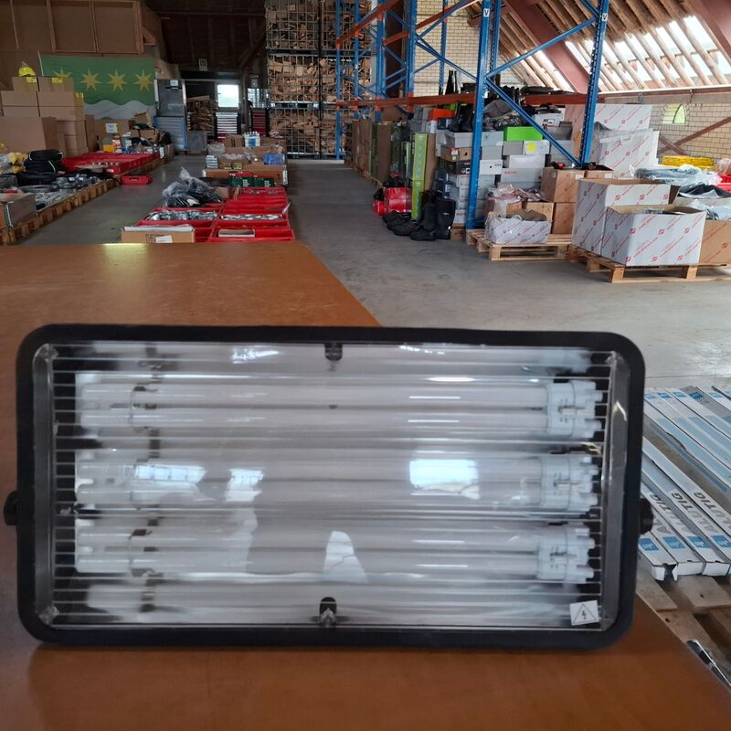 5x Diverse werklamp 4x Primae Lux – foto 2 – kavel bij Onlineveilingmeester, Winsum