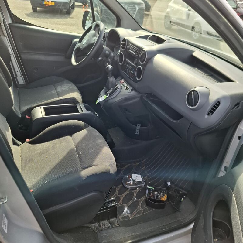 Bedrijfsauto, Citroen, Berlingo 1.6 BlueHDI 75 Club, 2017 – foto 9 – kavel bij Domeinen Roerende Zaken, Soesterberg