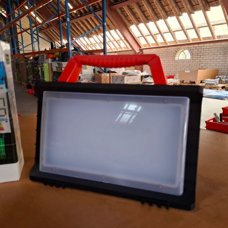 5x Led werklicht Primae Lux, 2x 20W, 3x 25W – foto 3 – kavel bij Onlineveilingmeester, Winsum